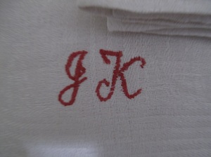 2013-07-11 monogram på handduk förberdd att tryckas bricka av